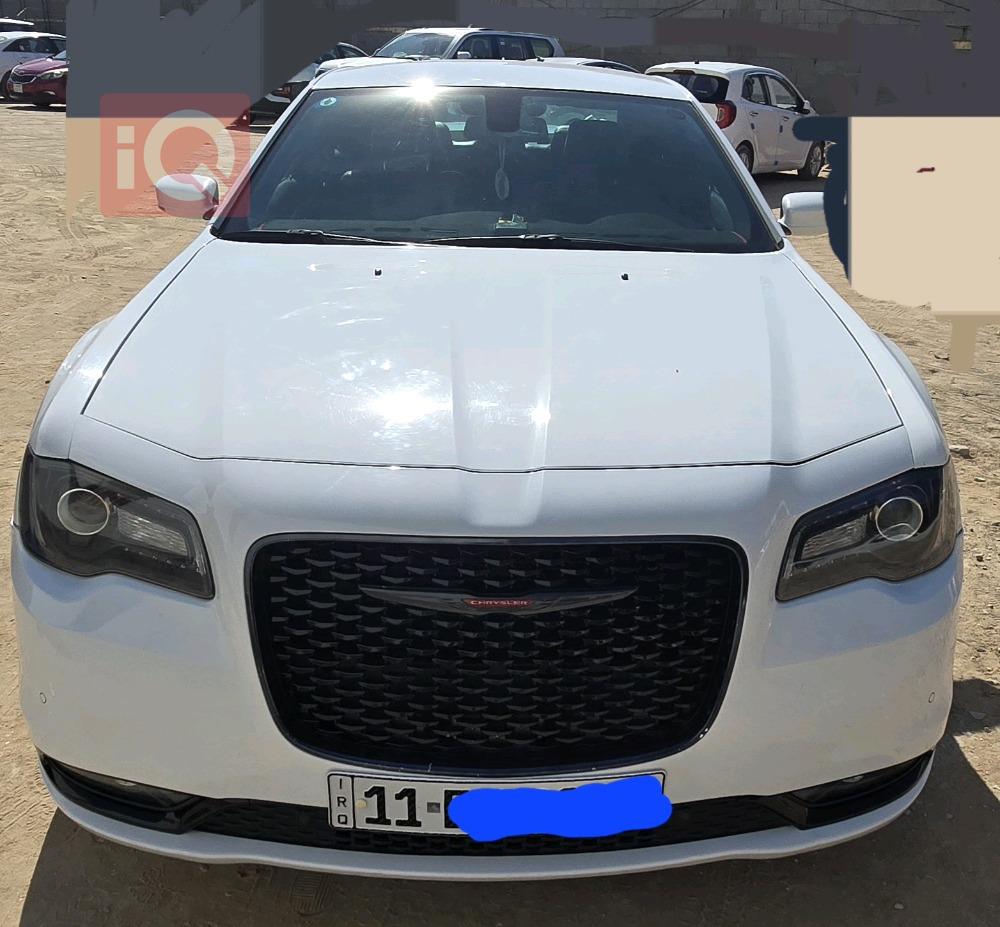 کرایسلەر 300